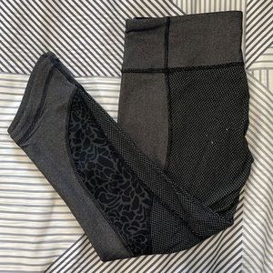 Lululemon black patterned crop leggings